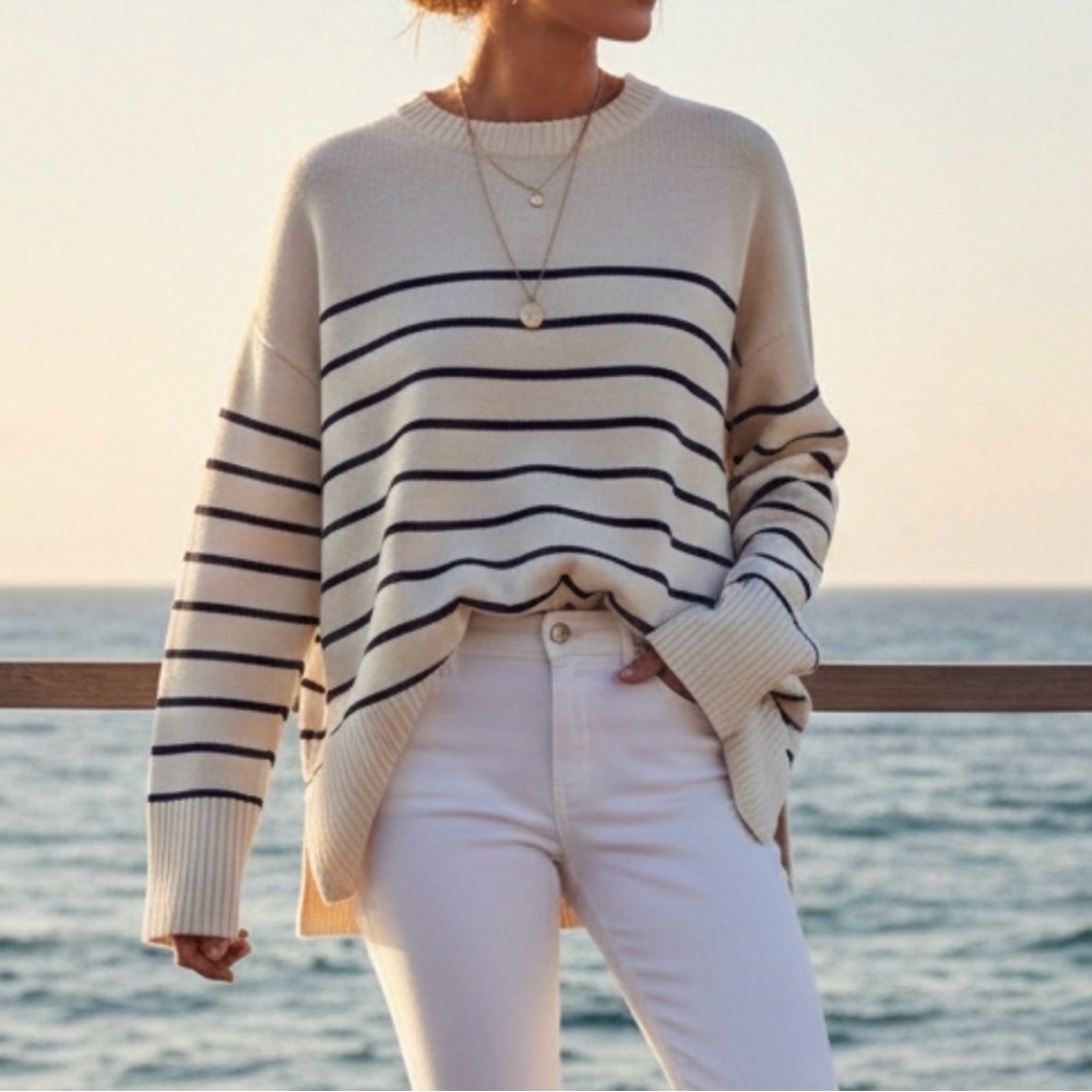 Zara Oversized Knit Sweater Cream and Navy - Small